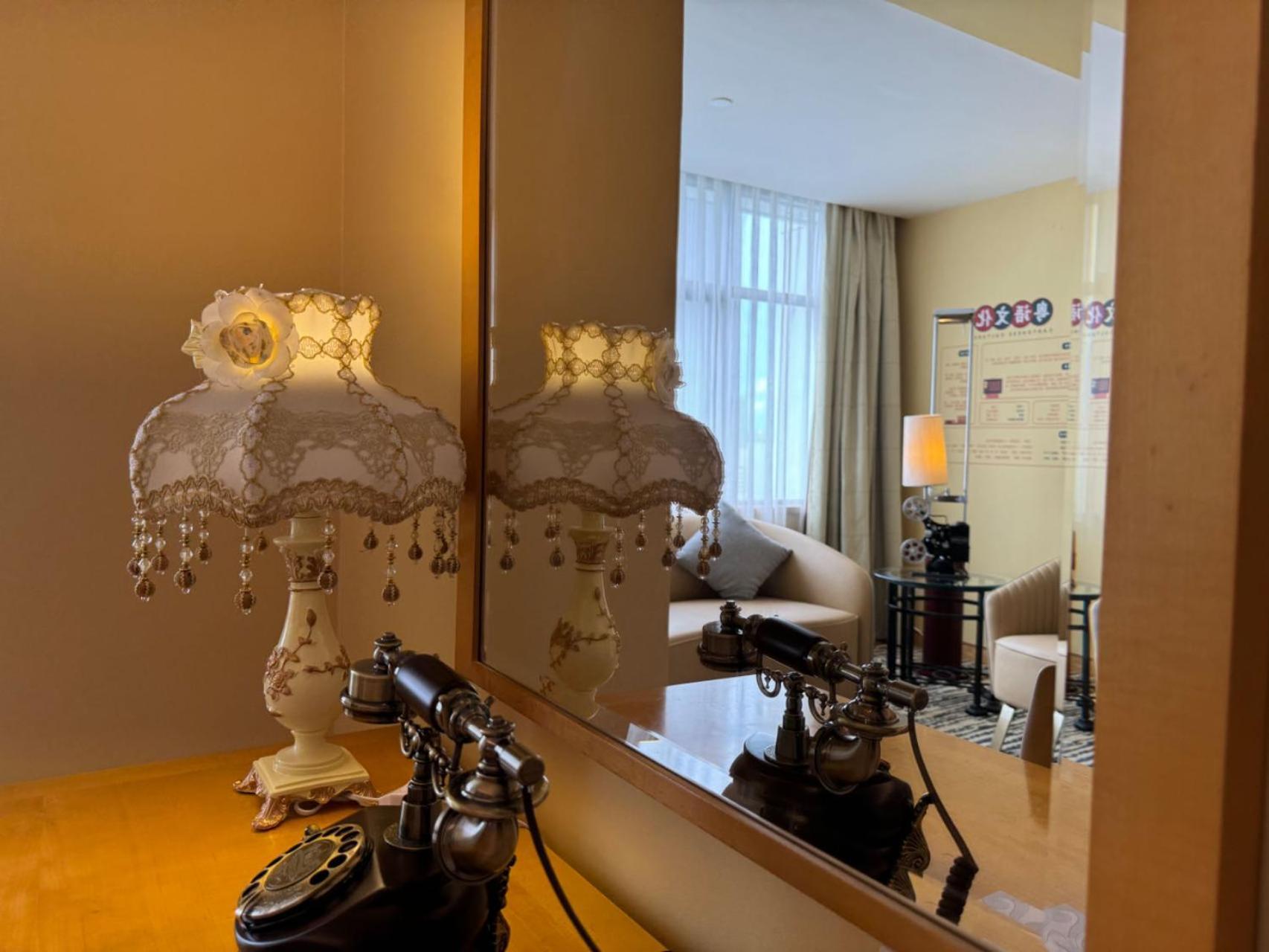 Guangzhou Baiyun Hotel Exterior foto A mirror